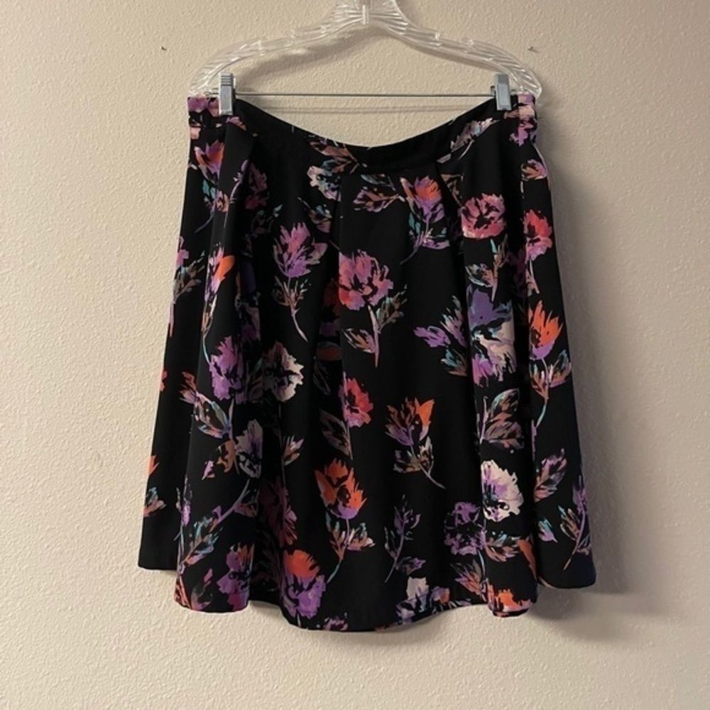 Forever 21 - black floral flare skirt